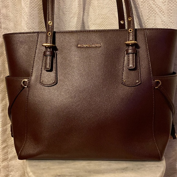 Michael Kors Handbags - Michael Kors Burgundy Tote